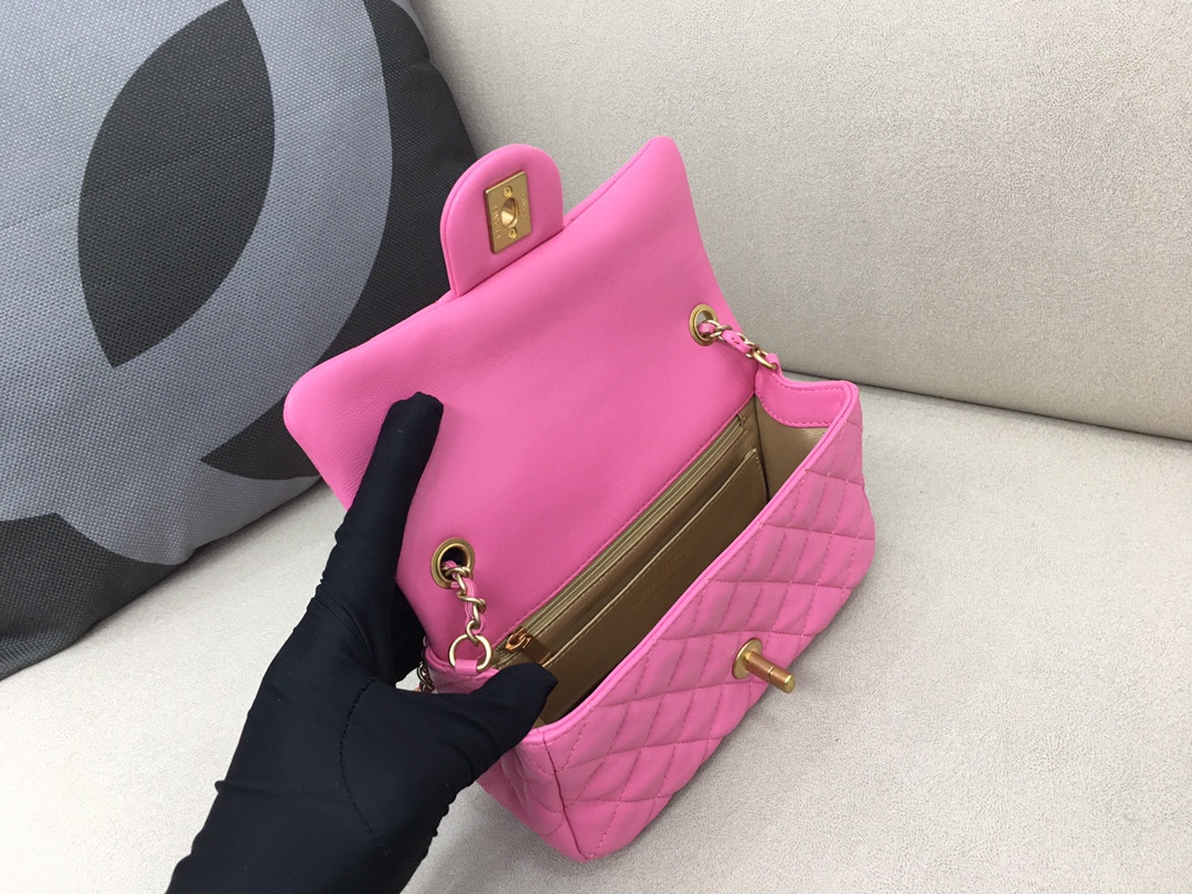 Small Classic Flap Lambskin Bag AS1787 Peach